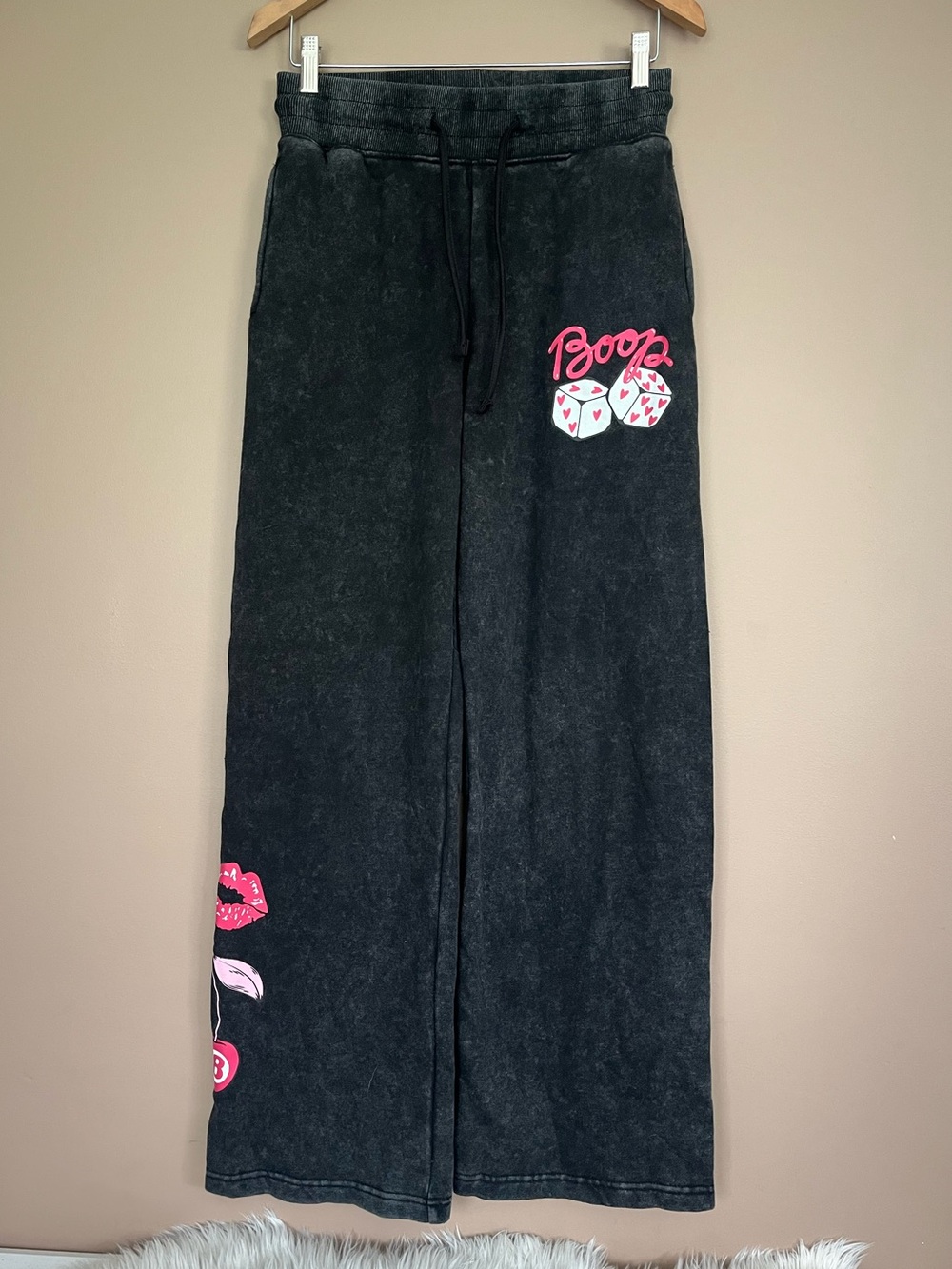 {Fleischer Studios} Betty Boop Dice Graphic Wide Leg Sweatpants - Womens Small
